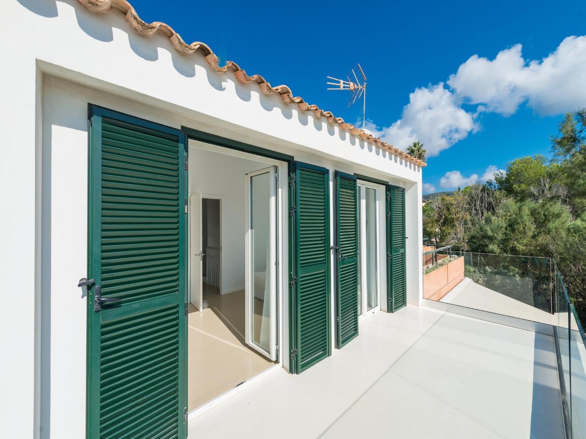 Port Nou Ca Na Cati - House In Cala Bona Chalet