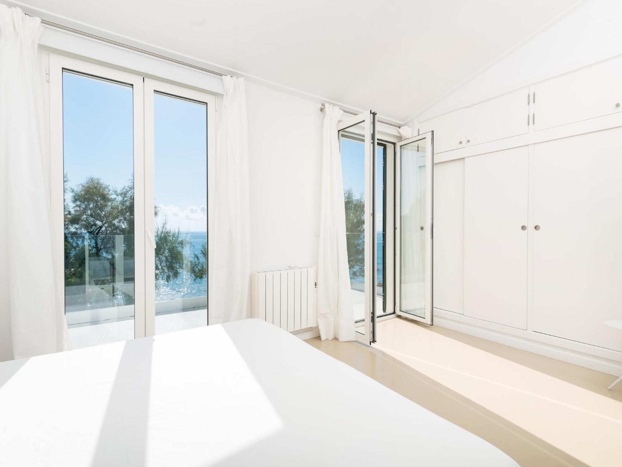 Port Nou Ca Na Cati - House In Cala Bona Chalet *